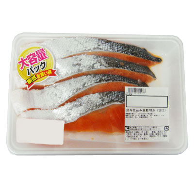 原料原産地名：チリ 昆布仕込み銀鮭（切身・甘口） 320g(4切)入・1パック（100gあたり258円(税抜)）