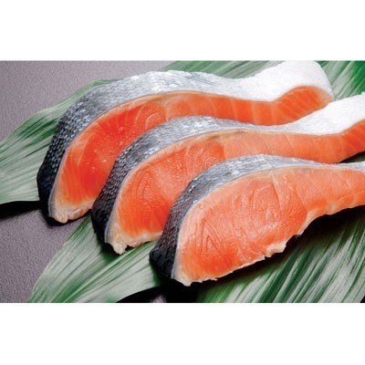 原料原産地名：チリ 藻塩あごだし仕込み銀鮭(切身・養殖) 400g入(4切)・1パック(100gあたり238円(税抜))	