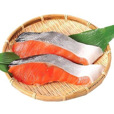 原料原産地名：チリ 湯浅醬油仕込み銀鮭〈切身〉 360g(4切)入・1パック(100gあたり258円(税抜))