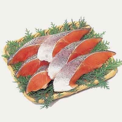 宮城県産他 塩銀鮭切身　甘塩味（養殖・解凍） 360g入(4切)・1パック(100gあたり258円(税抜))	